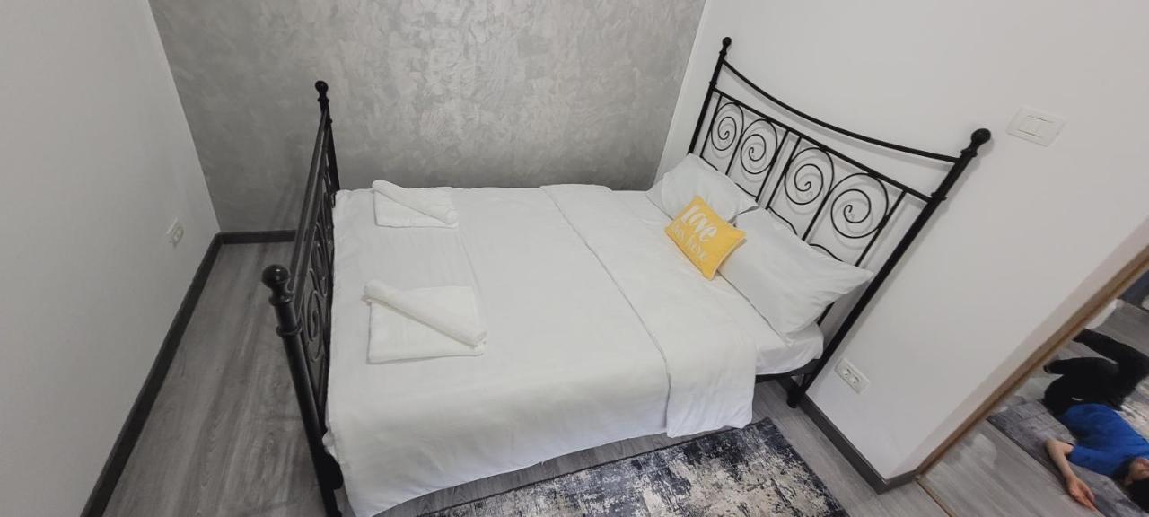 Andi 2-Apartament Băile Herculane Εξωτερικό φωτογραφία